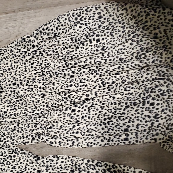 The nines small maternity wide legged jumpsuit rompers cheetah - Picture 3 of 7